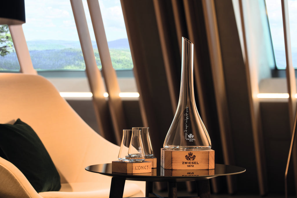Zwiesel Glas Iconics Decanter 75 Cl with Wooden Base